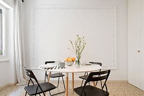 San Giovanni in Monte Apartment