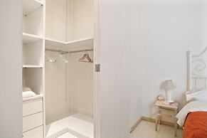 San Giovanni in Monte Apartment