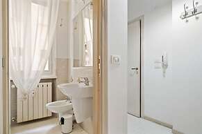 San Giovanni in Monte Apartment