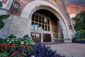 The Knight Center at Washington University