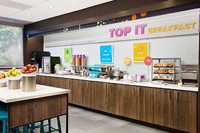 Tru by Hilton Atlanta Northlake Parkway, GA