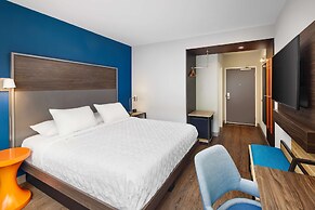 Tru by Hilton Atlanta Northlake Parkway, GA