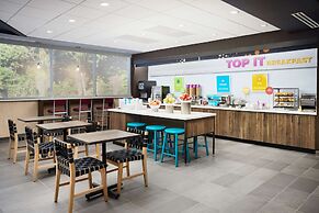 Tru by Hilton Atlanta Northlake Parkway, GA