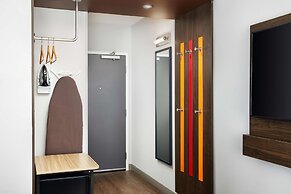 Tru by Hilton Atlanta Northlake Parkway, GA