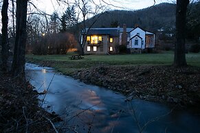 The Anderson Cottage Bed & Breakfast