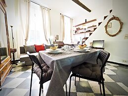 Caratteristica Dimora Degli Incrociati