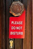 New Aurora Apts Studios