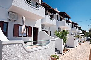 New Aurora Apts Studios