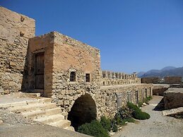 New Aurora Apts Studios