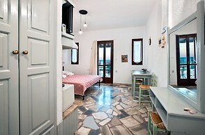 New Aurora Apts Studios