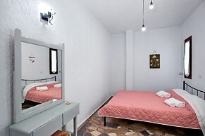 New Aurora Apts Studios