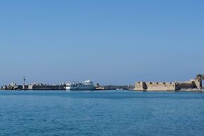 New Aurora Apts Studios