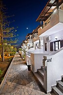 New Aurora Apts Studios