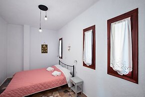 New Aurora Apts Studios