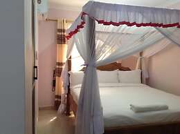 Mzunguu Safari Lodge