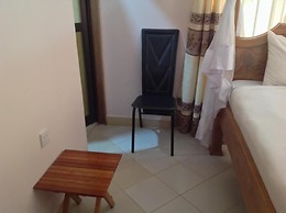 Mzunguu Safari Lodge