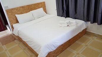 White House Hostel