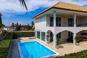 Modern 4 Bedrooms Pool Villa - VY