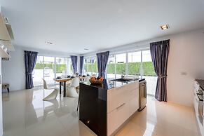 Modern 4 Bedrooms Pool Villa - VY