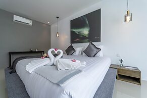 Modern 4 Bedrooms Pool Villa - VY