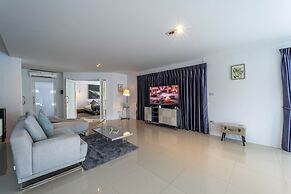 Modern 4 Bedrooms Pool Villa - VY