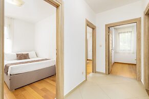 Apart Hotel MS Katunjanin