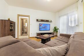 Apart Hotel MS Katunjanin