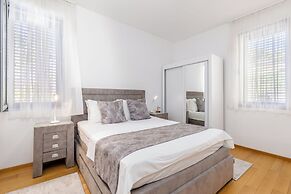 Apart Hotel MS Katunjanin