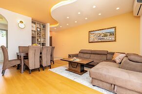 Apart Hotel MS Katunjanin