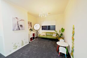 Luxury 9 BRM House in Melbourne