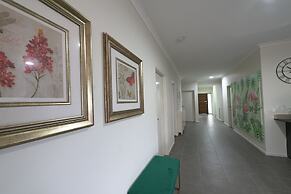 Luxury 9 BRM House in Melbourne