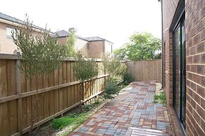 Luxury 9 BRM House in Melbourne