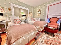 Charlotte's Rose Inn