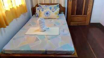 Peria Seafront Pensione