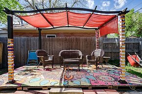 Casa de Henrichs & The Den Spacious Backyard