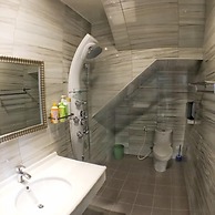 Yujing Warm Breezewarm x Sunny Sky Homestay