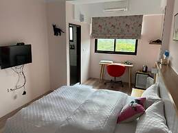 Yujing Warm Breezewarm x Sunny Sky Homestay