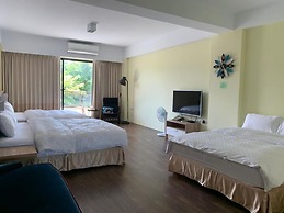 Yujing Warm Breezewarm x Sunny Sky Homestay