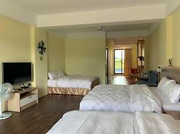 Yujing Warm Breezewarm x Sunny Sky Homestay