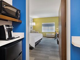 Holiday Inn Express & Suites Ruskin by IHG