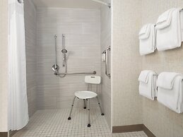 Holiday Inn Express & Suites Ruskin by IHG