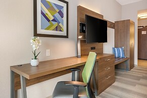 Holiday Inn Express & Suites Ruskin by IHG