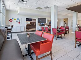 Holiday Inn Express & Suites Ruskin by IHG