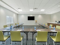 Holiday Inn Express & Suites Ruskin by IHG