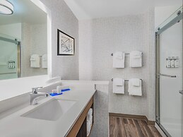 Holiday Inn Express & Suites Ruskin by IHG