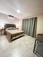 Tres Cruces Lodge