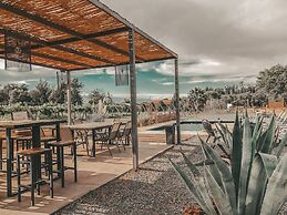 Tres Cruces Lodge