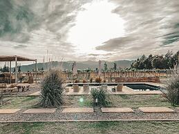 Tres Cruces Lodge