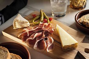 The Otis Hotel Austin, Autograph Collection