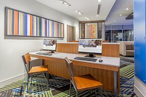 Holiday Inn Express & Suites Florence-Cincinnati Airport by IHG